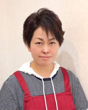 スタイリスト　寺本